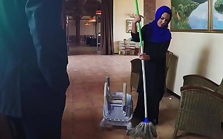 ARABS Unclothed - Poor Janitor Gets Extra Money From Queen In In regard to Sex